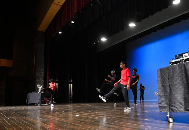 Lansing Eastern students perform during a hip-hop dance performance, Friday, May 16, 2024, during the 