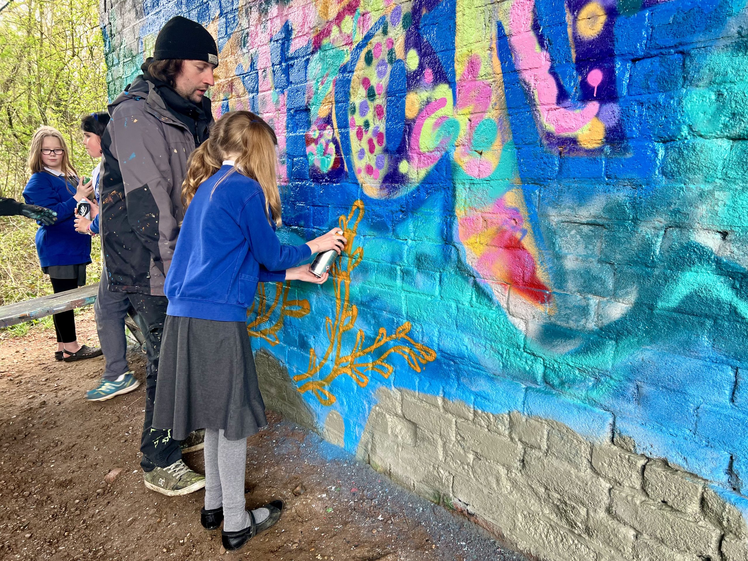 Barnby Road Academy Year 4 pupils painting the Motion to the Ocean artwork 4 scaled