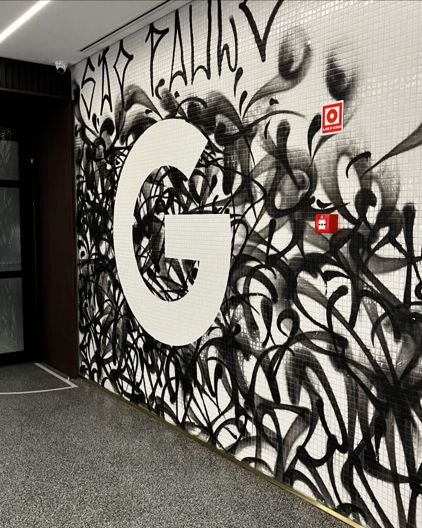 Google Graffiti Wall - Black & White