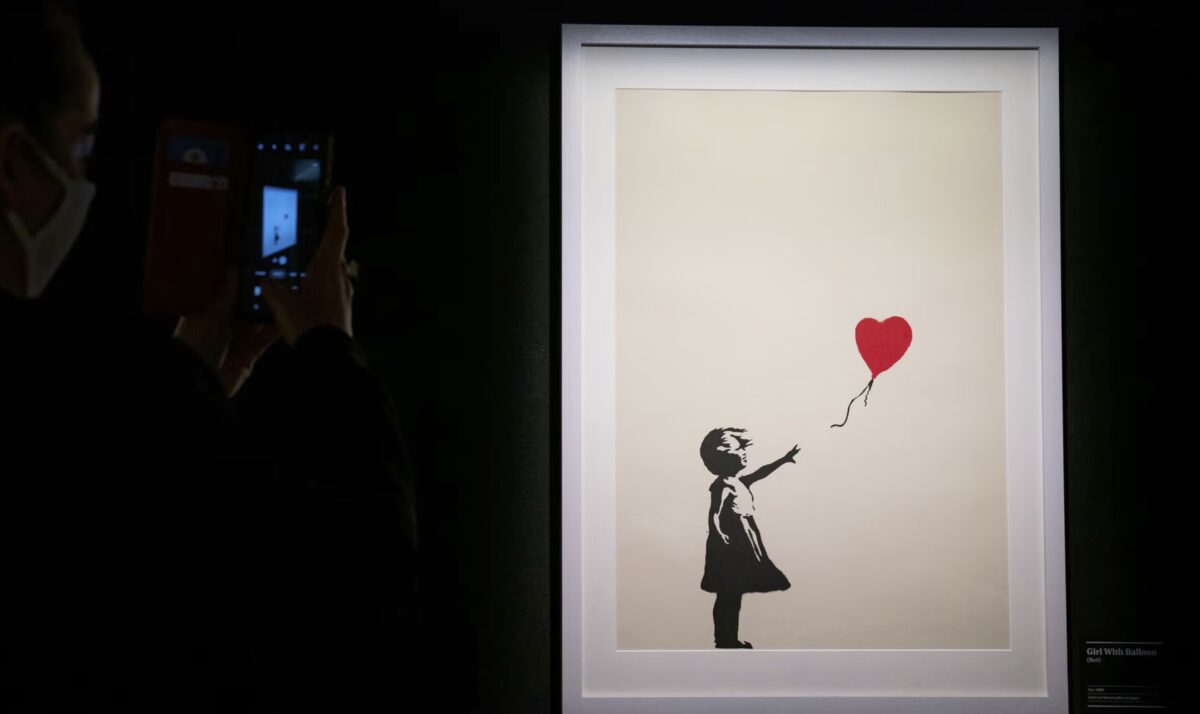 banksy-girl-with-balloon-london-gallery