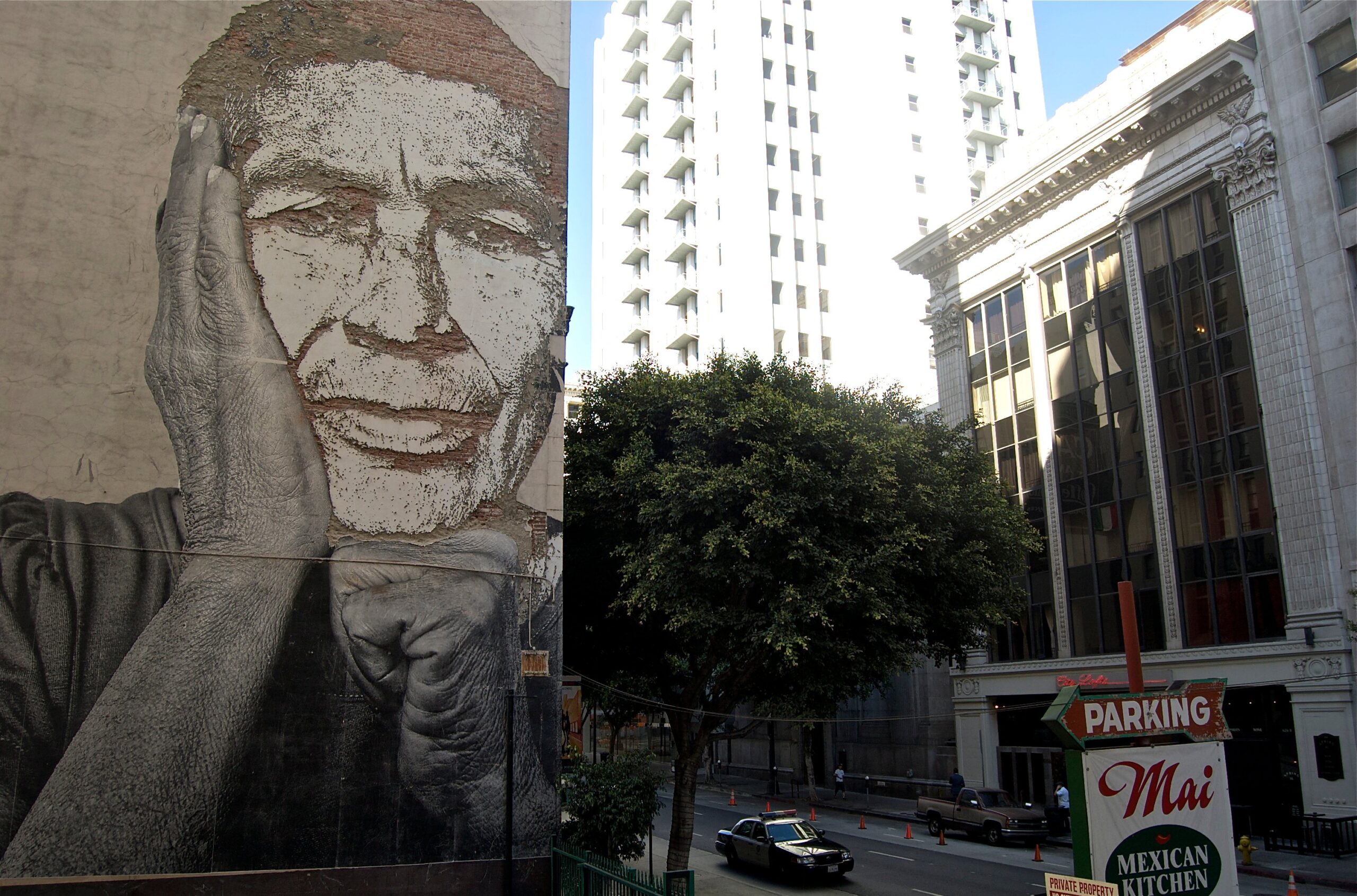 La street art di Alexandre Farto aka VHILS | Collater.al