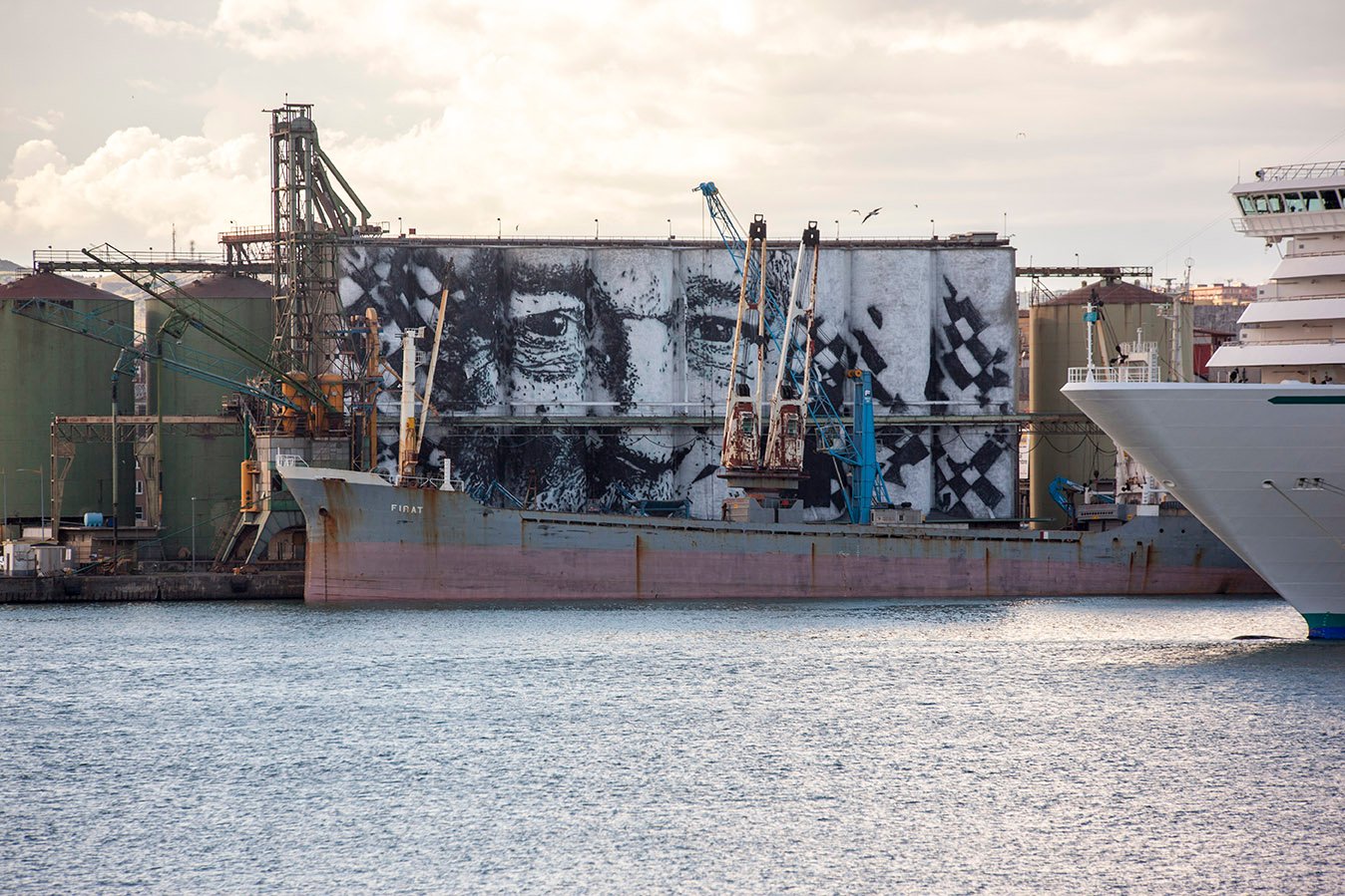 La street art di Alexandre Farto aka VHILS | Collater.al