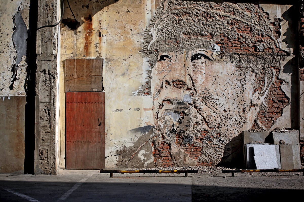 La street art di Alexandre Farto aka VHILS | Collater.al