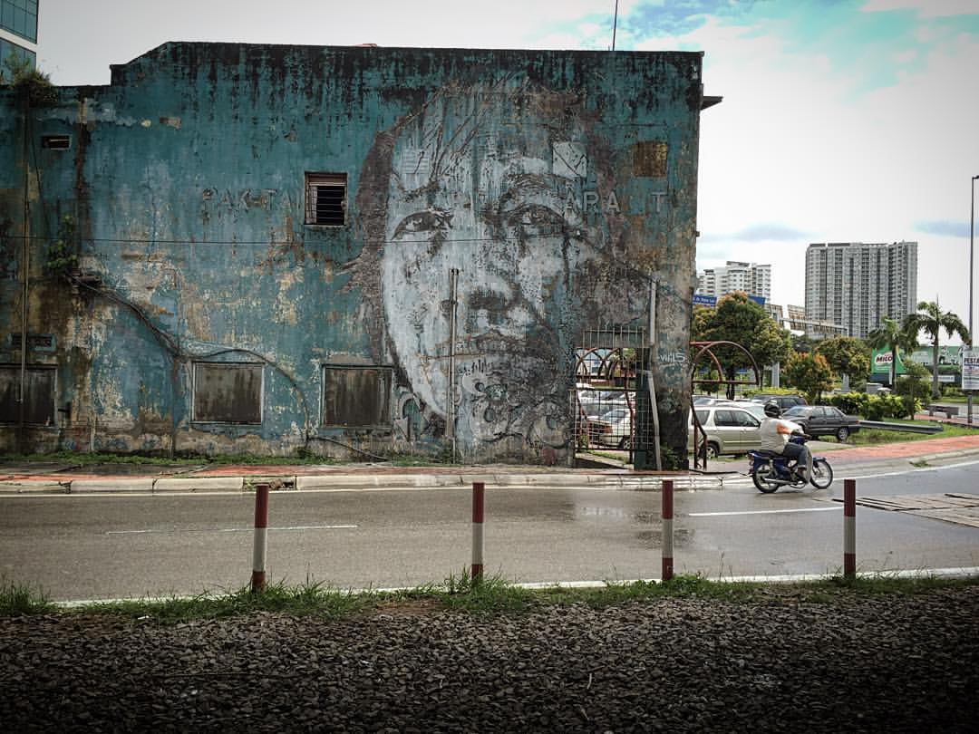 La street art di Alexandre Farto aka VHILS | Collater.al