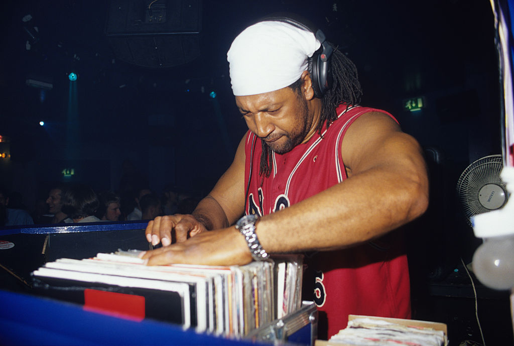 DJ Kool Herc, looking through his records, DJing, Blackpool, UK 07.10.2000