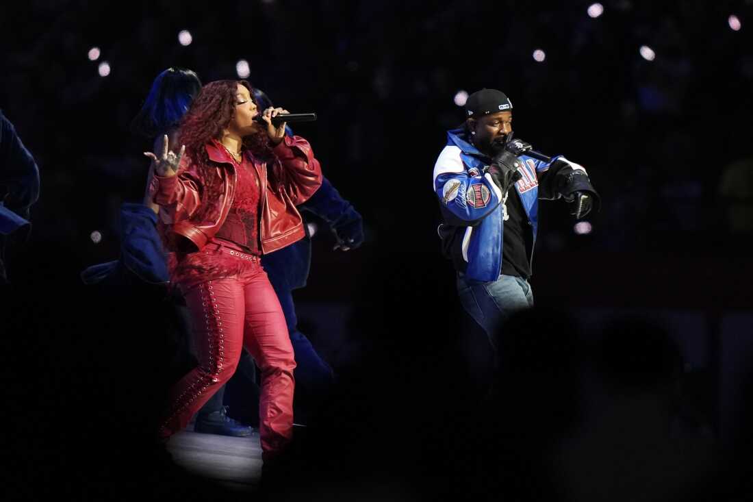 SZA, left, and Kendrick Lamar perform during halftime of the NFL Super Bowl 59 football game between the Kansas City Chiefs and the Philadelphia Eagles, Sunday, Feb. 9, 2025, in New Orleans. (AP Photo/Frank Franklin II)